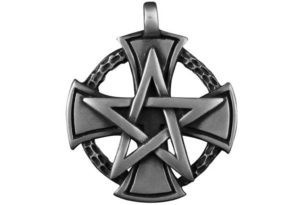 Тамплиерский крест в сочетании с пентаграммой