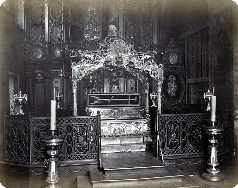 Рак с мощами святой великомученицы Варвары в Златоверхом монастыре. Фото 1872 г