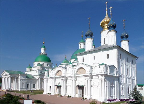 Великолепные храмы Спасо-Яковлевского Димитриева монастыря