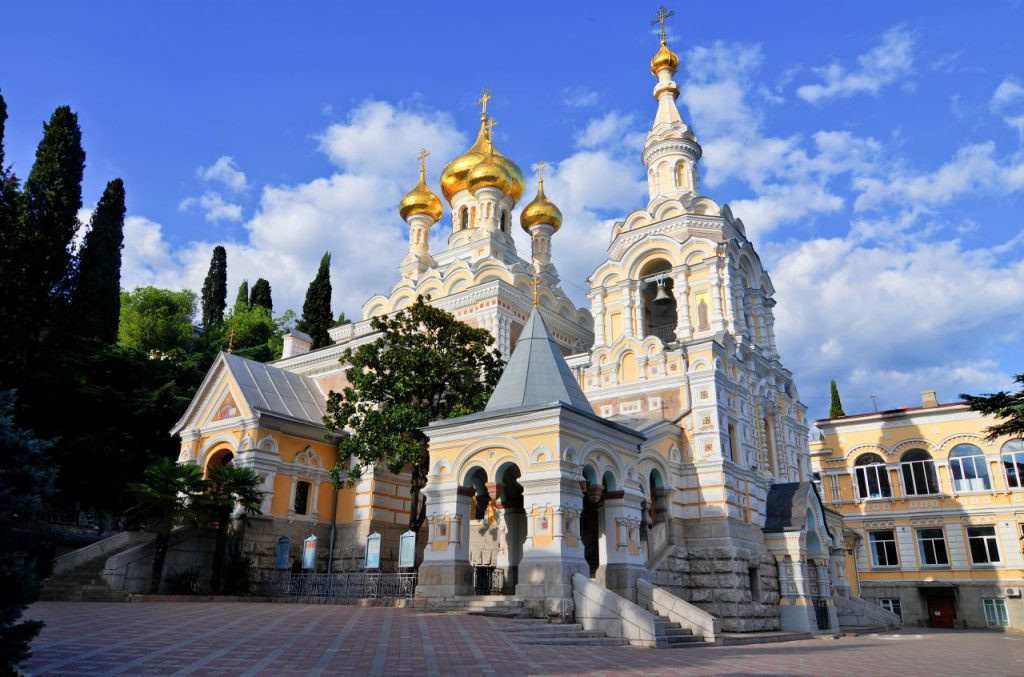 На фотографии изображен собор в честь святого благоверного князя Александра Невского