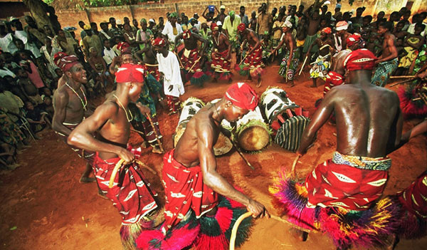 Ритуал с танцем - Африка