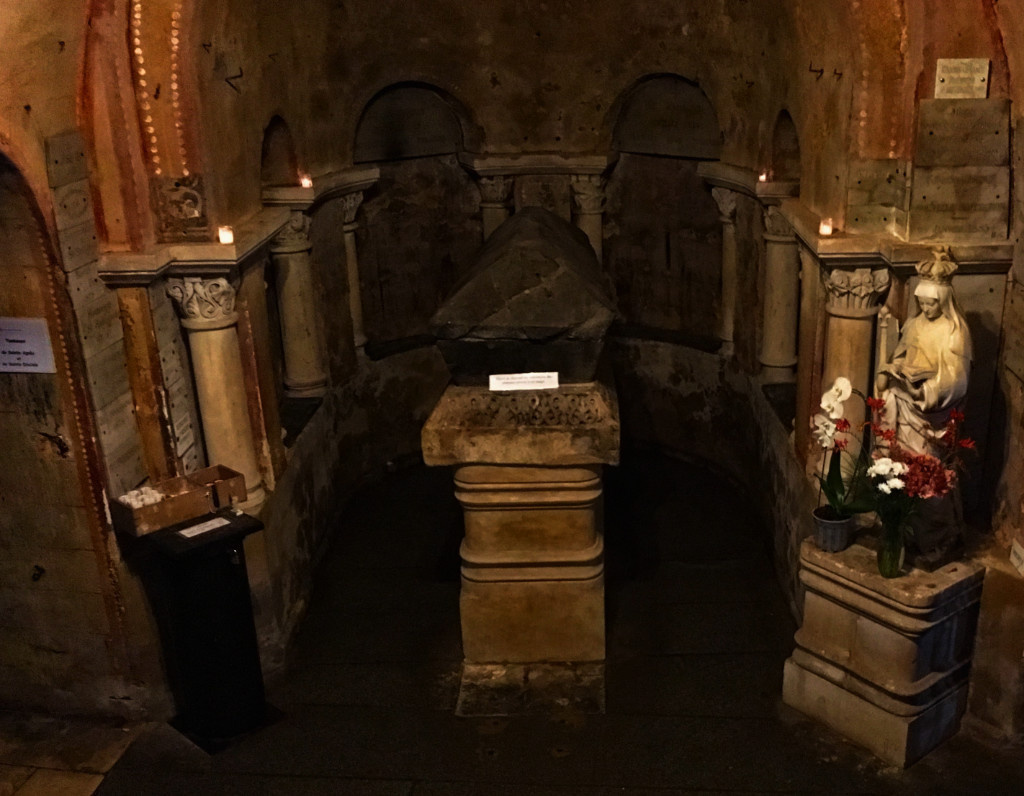 Могила святой Радегунды в Пуатье