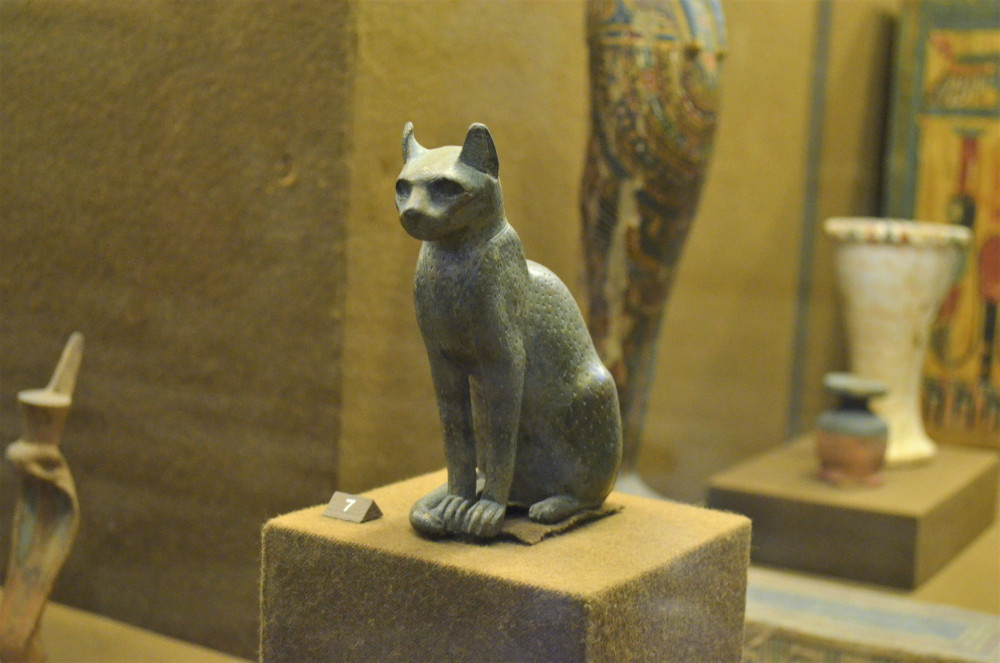 Древнеегипетский зал Богиня-кошка Бастет.