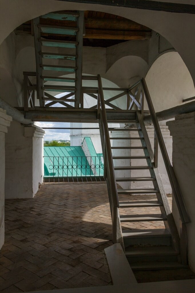 Лестница в колокольне, Спасо-Преображенский монастырь, Ярославль
