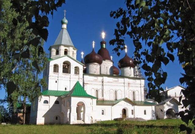 Троицкий Антониев Сийский мужской монастырь