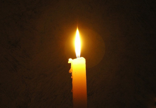 Зажженная свеча