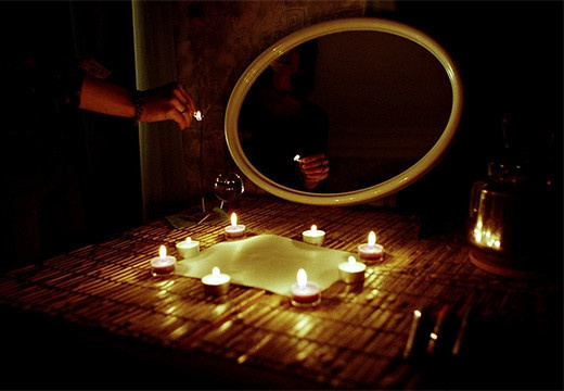 зеркало и свечи