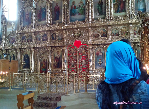 Монастырский иконостас Грузинского собора в Раифском монастыре, Казань.