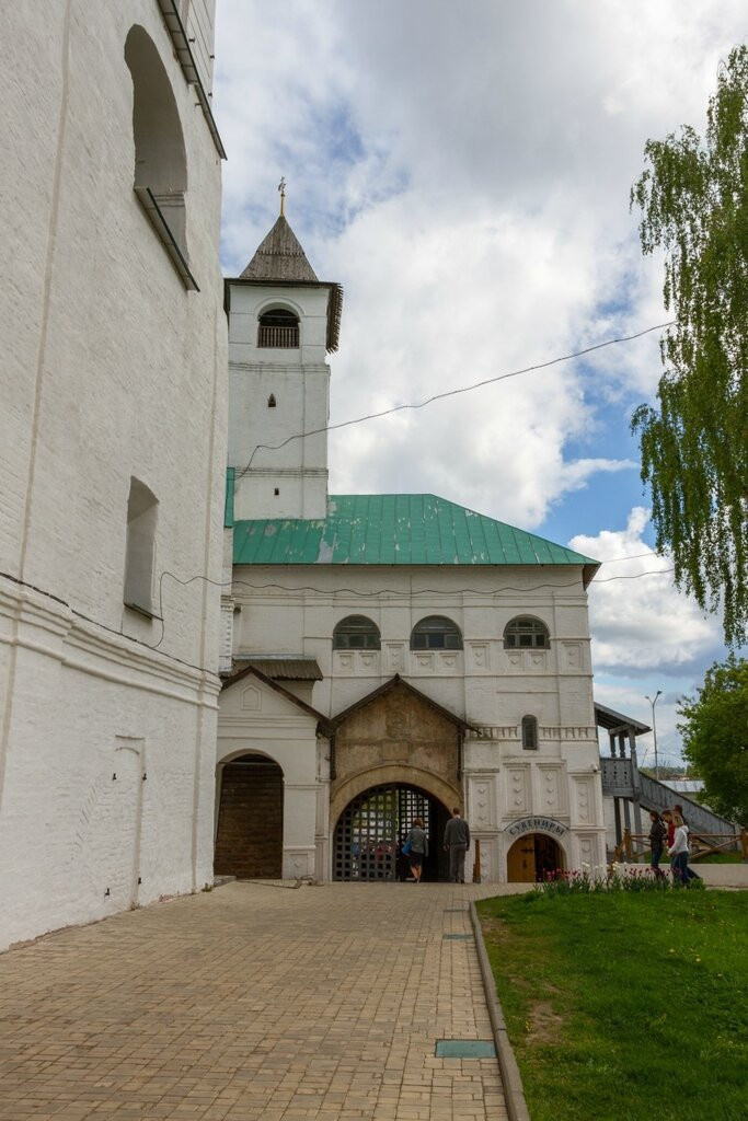Святые ворота с Венской церковью, Спасо-Преображенский монастырь, Ярославль