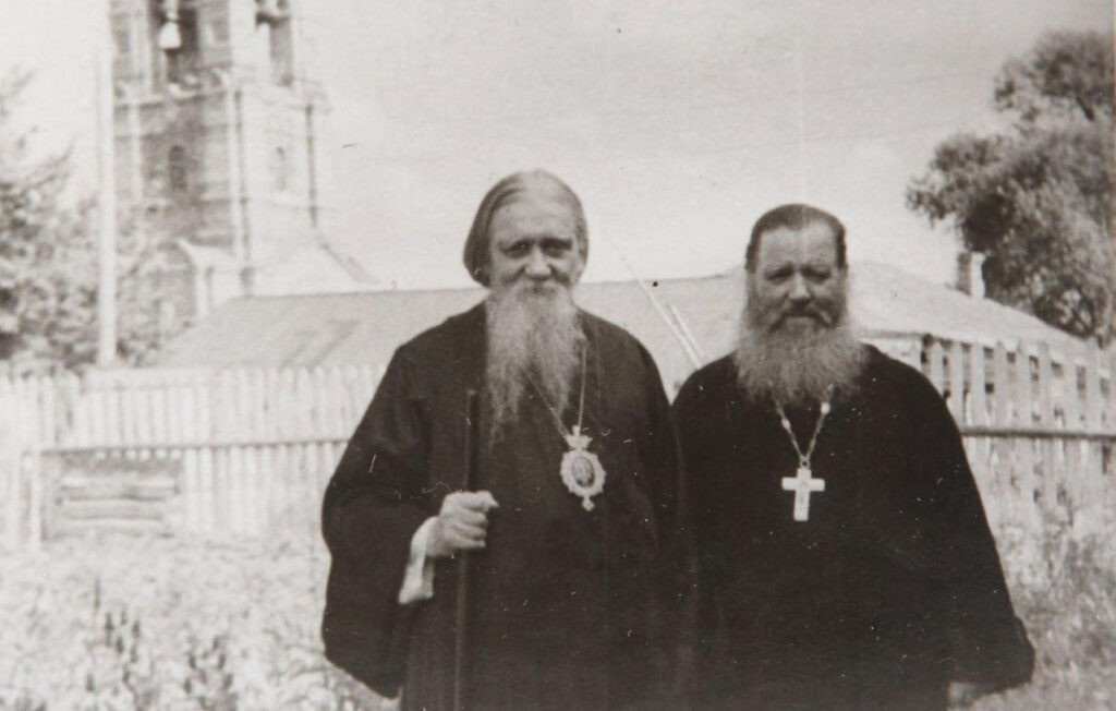 Иеромонах Афанасий (Сахаров) из Коврово и протоиерей Иосиф Потапов