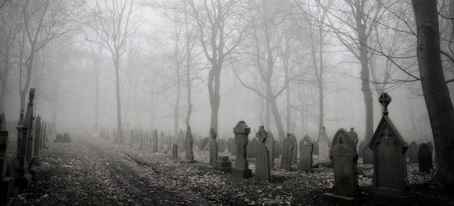 Колдовство с галитом на кладбище