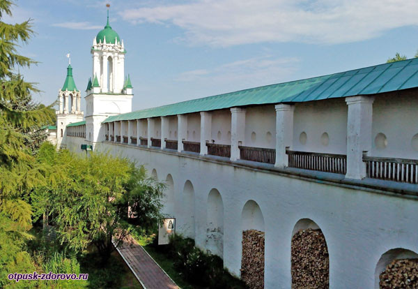 Стены Спасо-Яковлевского монастыря, Ростов Великий