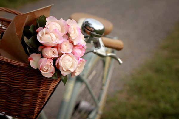 Велосипед с розами
