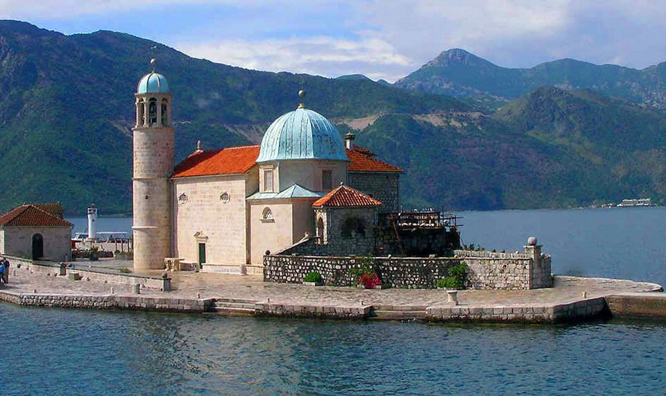 Церковь острова Богородицы, Черногория