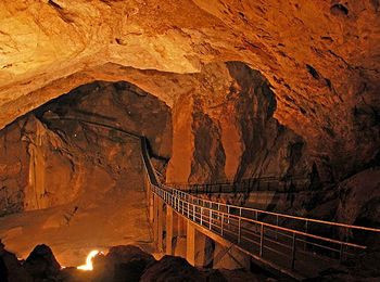 Самая большая пещера в мире - Новоафонская пещера под Иверской горой
