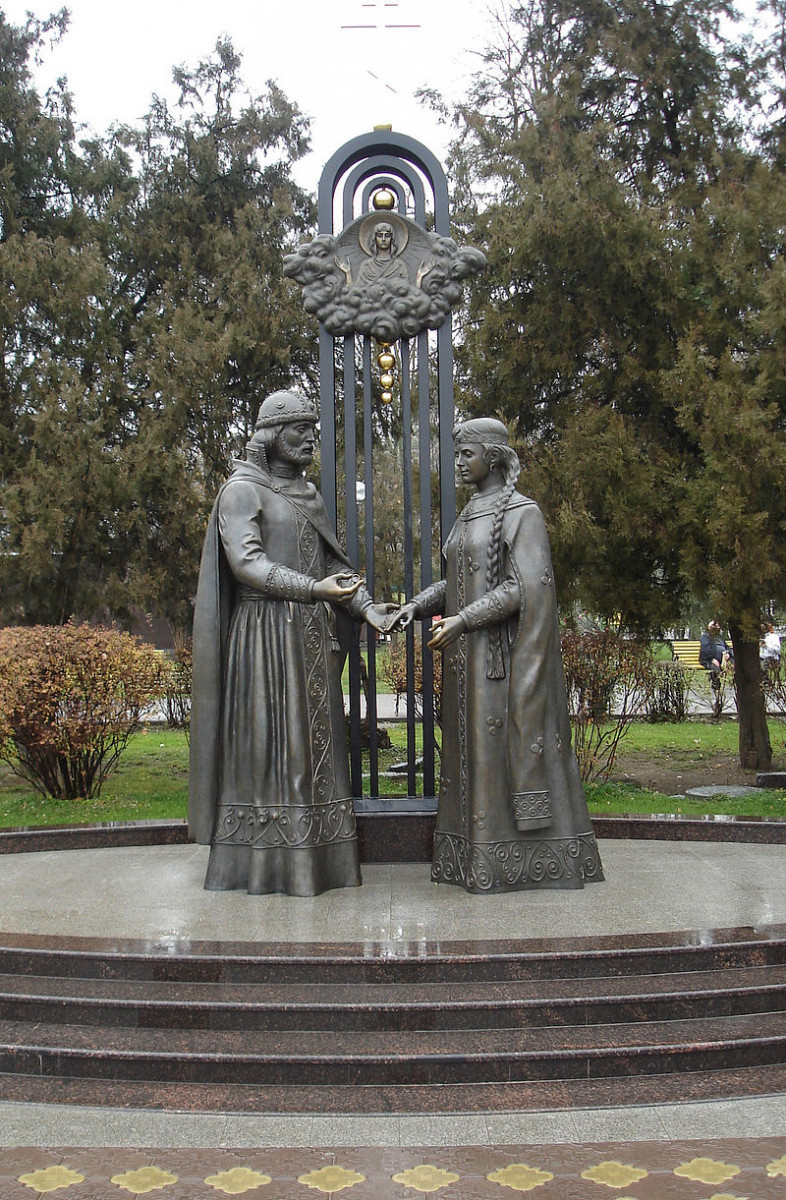 Памятник святым Петру и Февронии в Ростове-на-Дону