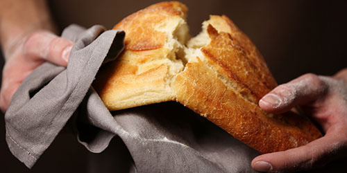 Разделить хлеб