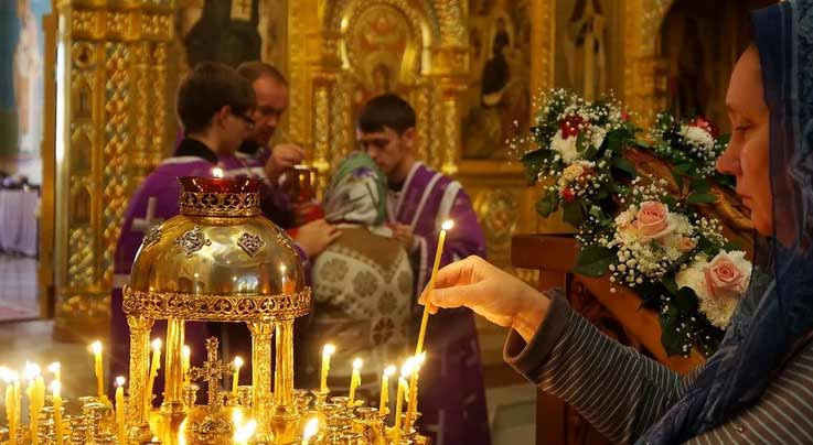 Обычай ставить свечу в церкви. Что это значит?