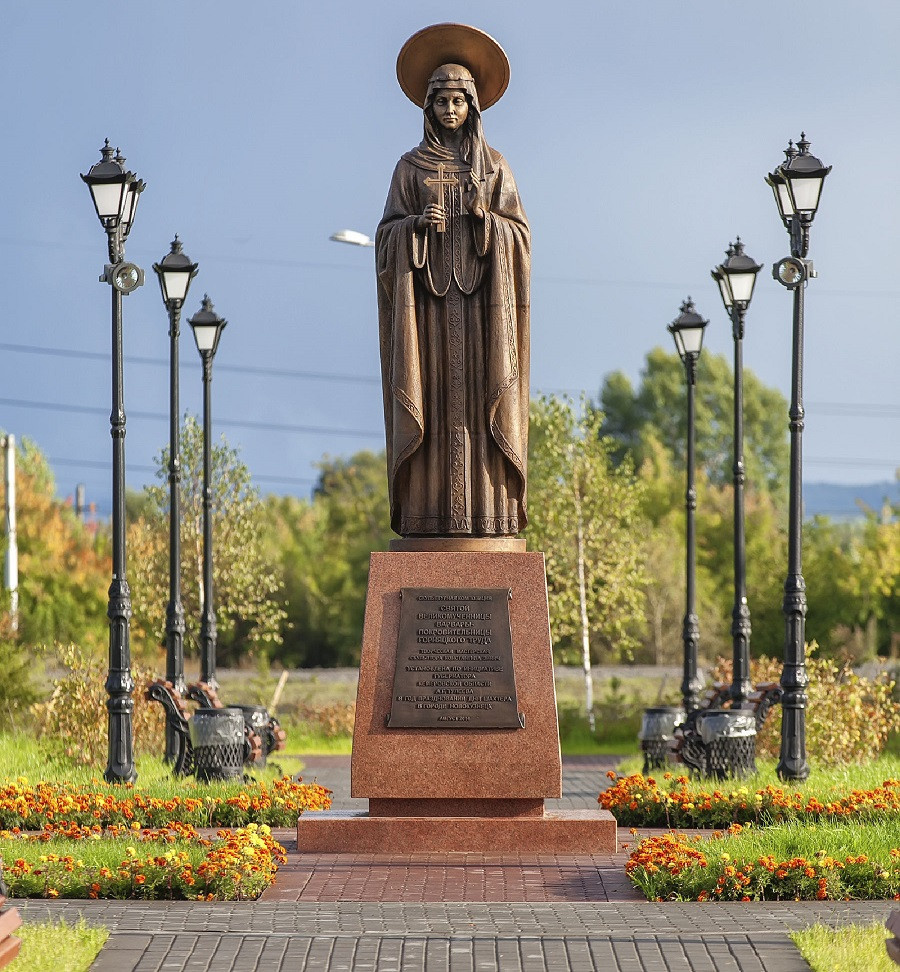 Скульптурная композиция святой великомученицы Варвары в Новокузнецке