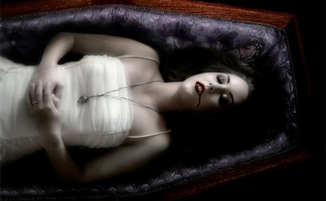 Покойников в гробу часто принимали за настоящих вампиров