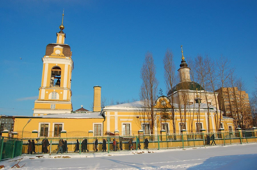 Церковь Сорока мучеников Севастийских рядом с монастырем Новоспас. Москва