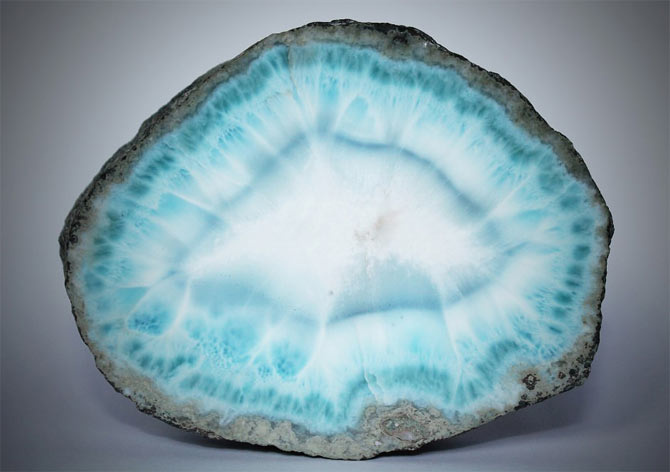 Ларимар синий минерал