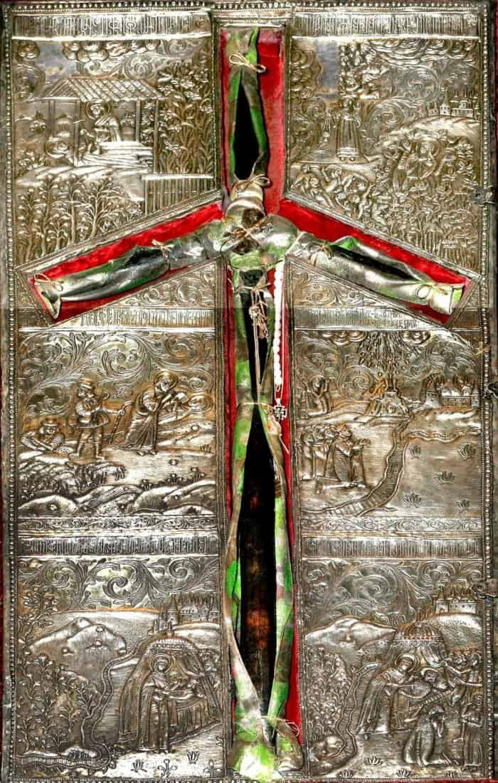 Крест святой Нины
